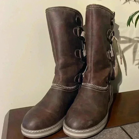 White Mountain TIVIA Boots - Picture 4 of 11